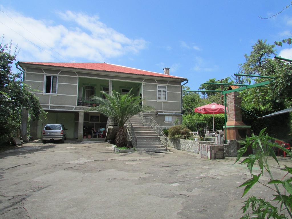 Joni Guest House باتومي المظهر الخارجي الصورة