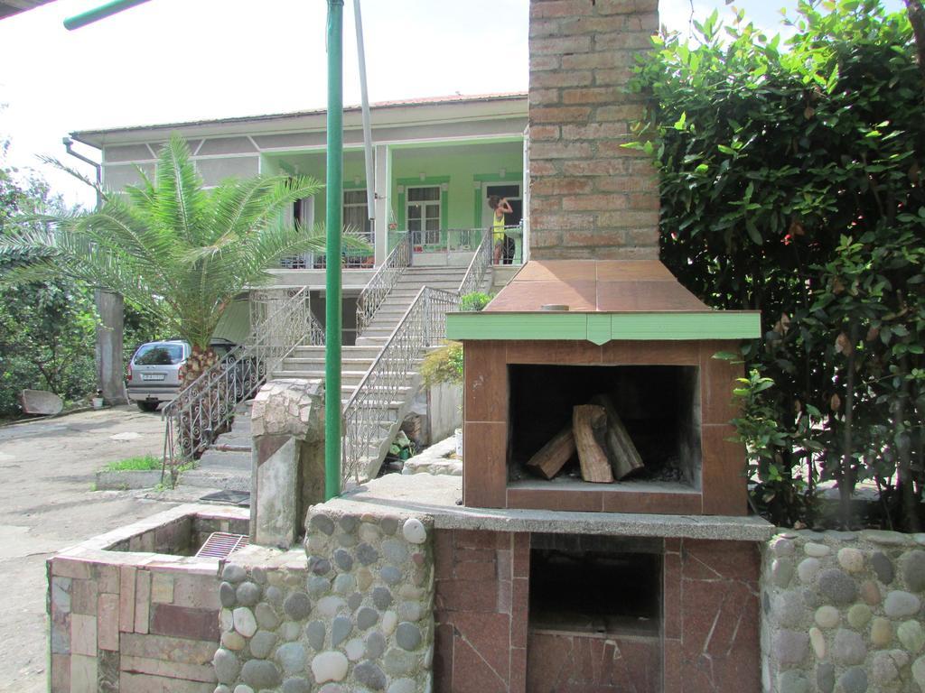 Joni Guest House باتومي المظهر الخارجي الصورة